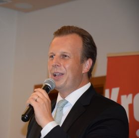 LR Karlheinz Kornhäusl in Aigen. 